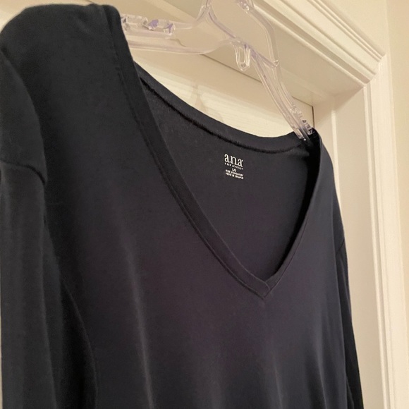 ANA a.n.a. long sleeve v neck tee top size Large- dark navy - Picture 4 of 5